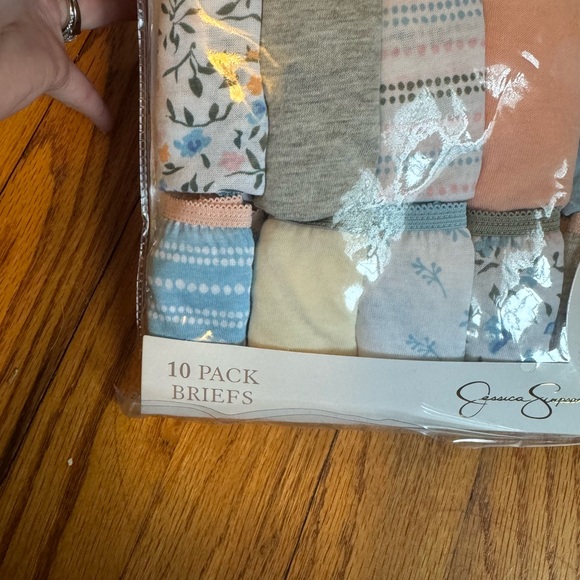 NWT Jessica Simpson Girl’s 10 Pack Briefs Panties Underwear Size 4 - Picture 3 of 4